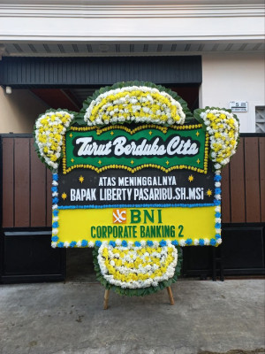 Papan Bunga Duka di Kateng
